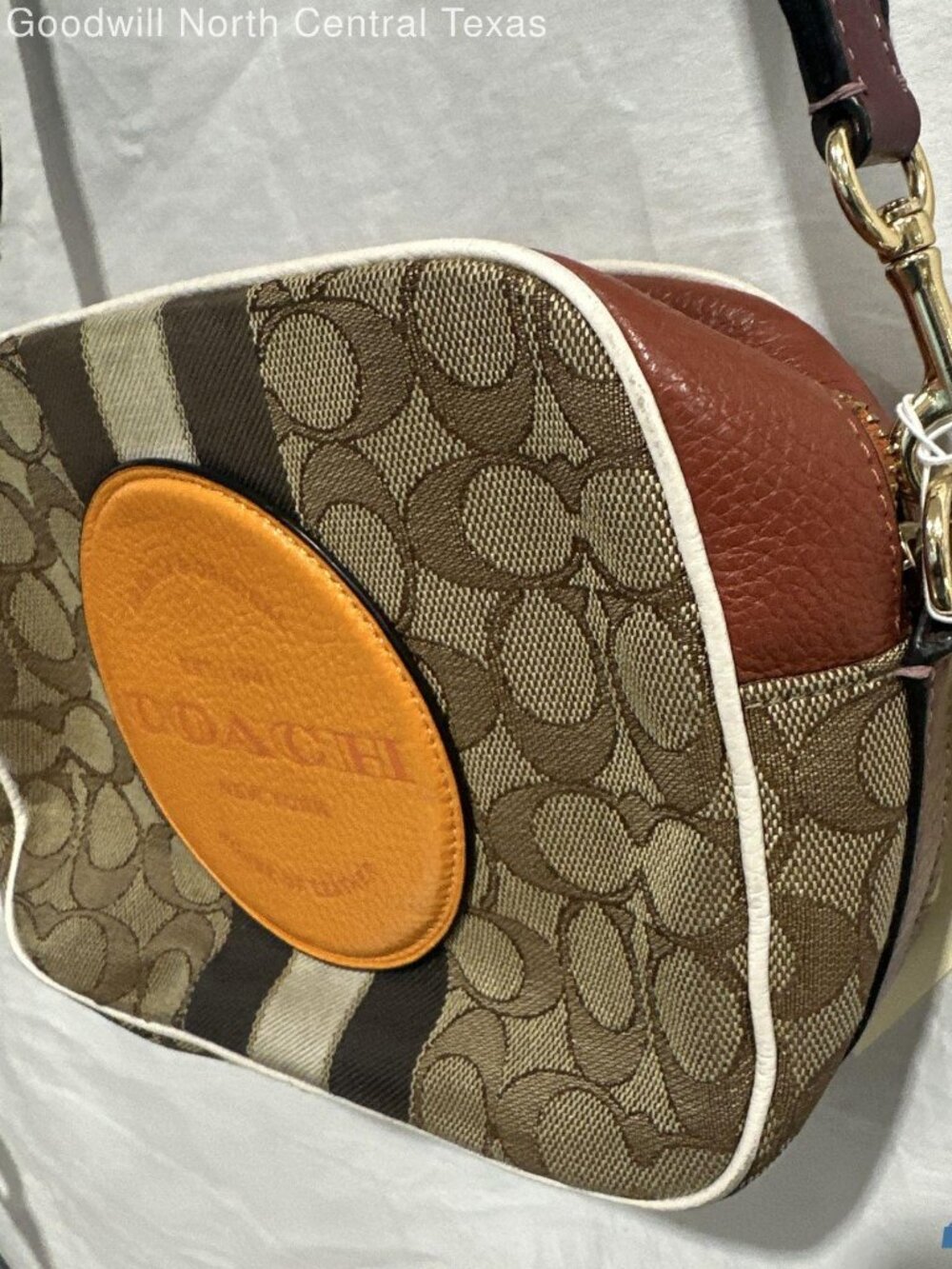 Coach Mini Dempsey Camera - Picture 3 of 9
